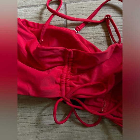 Sucrefas Women’s Red Ruched Bandeau Bikini Top Size Medium - Picture 4 of 4